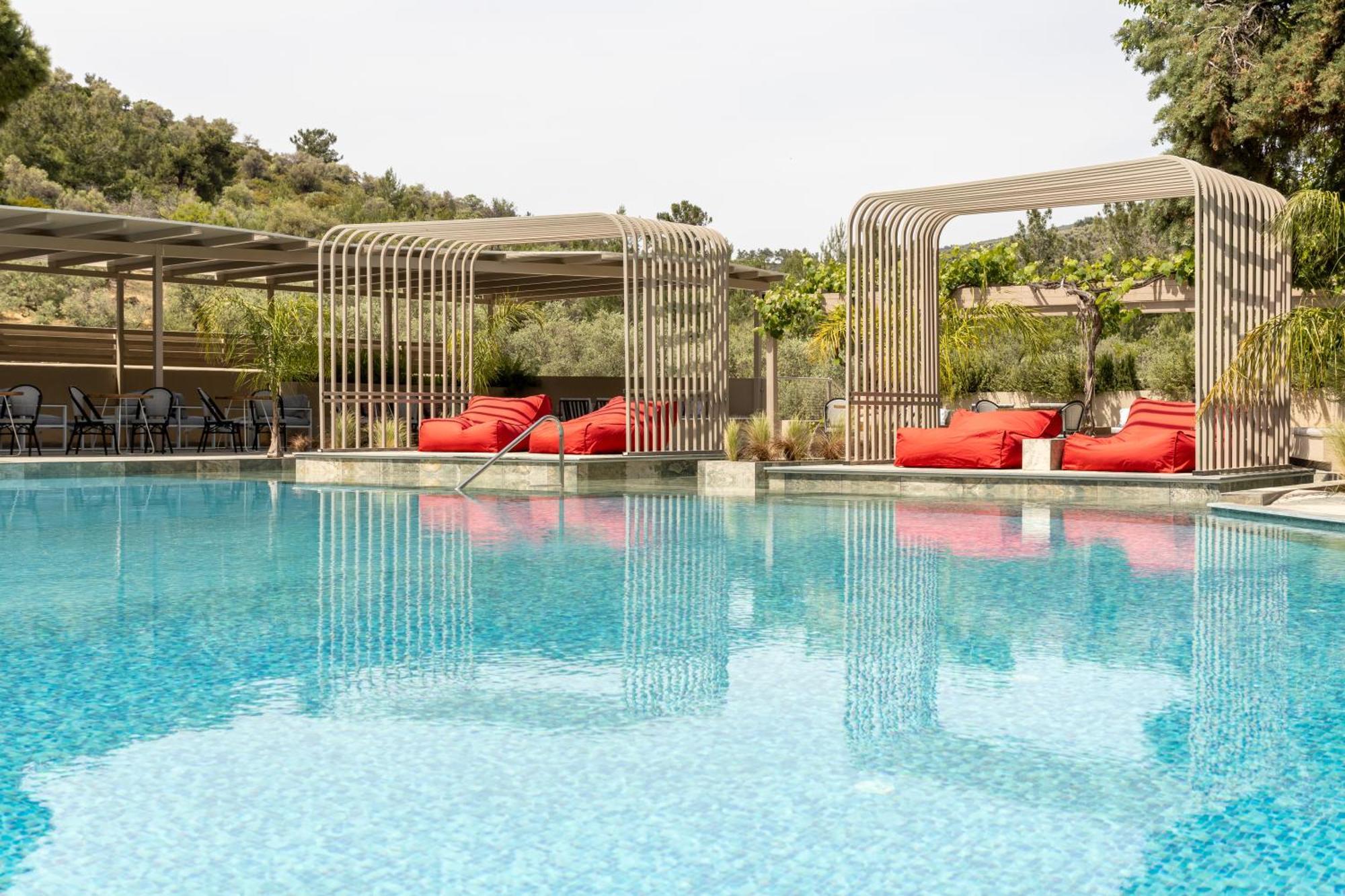 Zoe Hotel, Trypiti Hotel